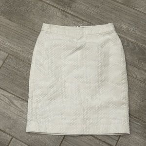 Textured white pencil skirt